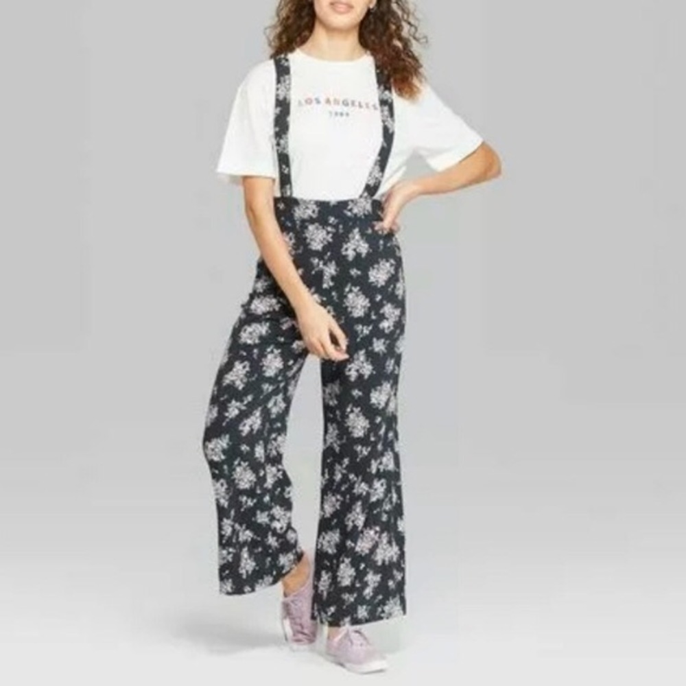 Wild Fable navy Floral suspender Jumpsuit